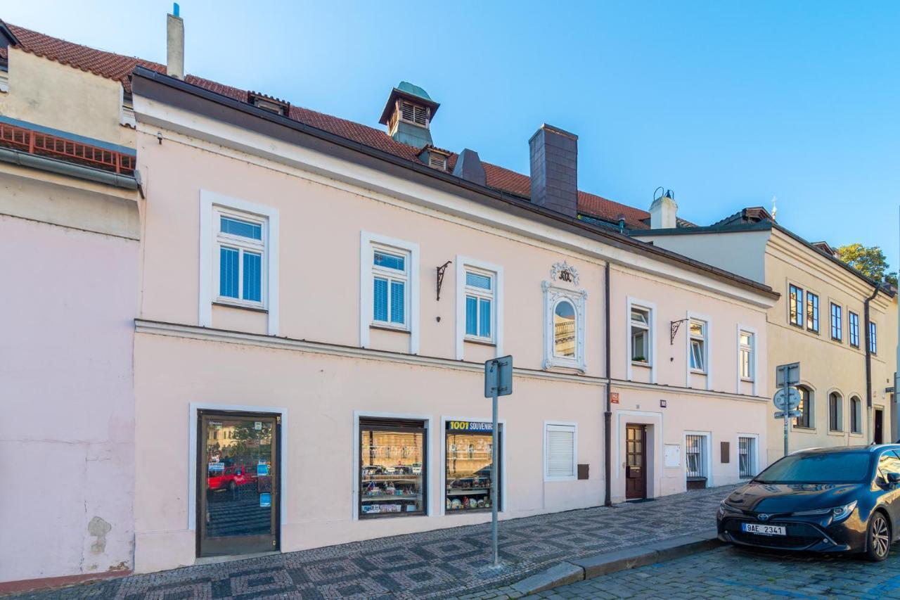 The Bookhouse, 5-Bedroom Residence By Prague Castle Exterior photo